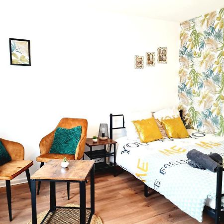 Le Petit Charmeur, Parking, Wifi, Gare Appartement Flers  Buitenkant foto
