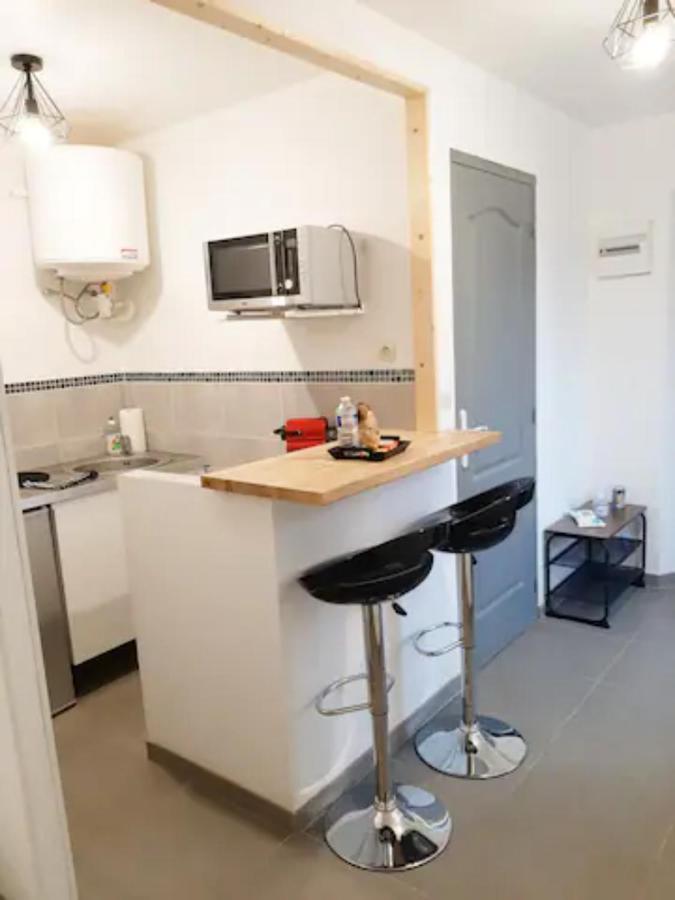 Le Petit Charmeur, Parking, Wifi, Gare Appartement Flers  Buitenkant foto
