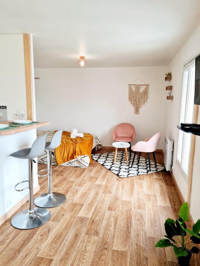 Le Petit Charmeur, Parking, Wifi, Gare Appartement Flers  Buitenkant foto